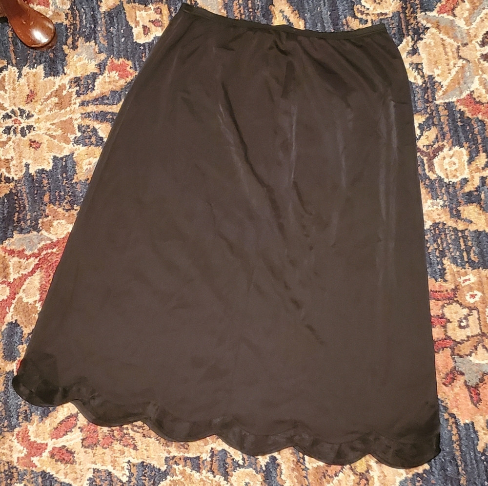 Vanity Fair Black Scalloped Slip